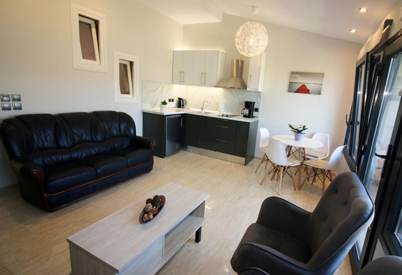 Santa Barbara Lakis Apartments Perivolion Ngoại thất bức ảnh