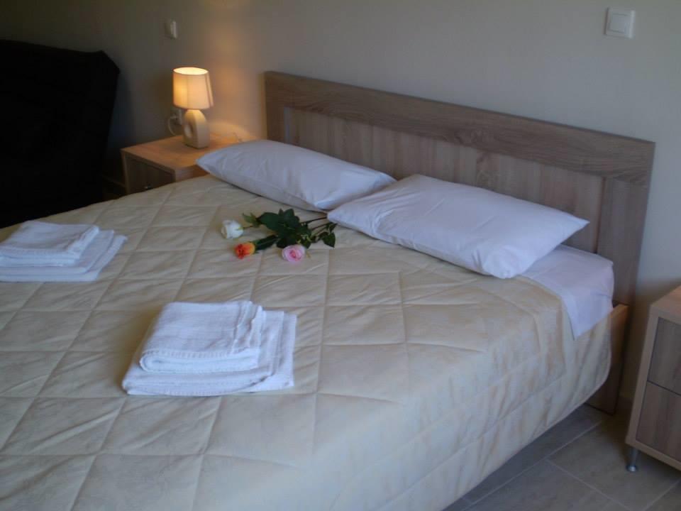 Santa Barbara Lakis Apartments Perivolion Ngoại thất bức ảnh